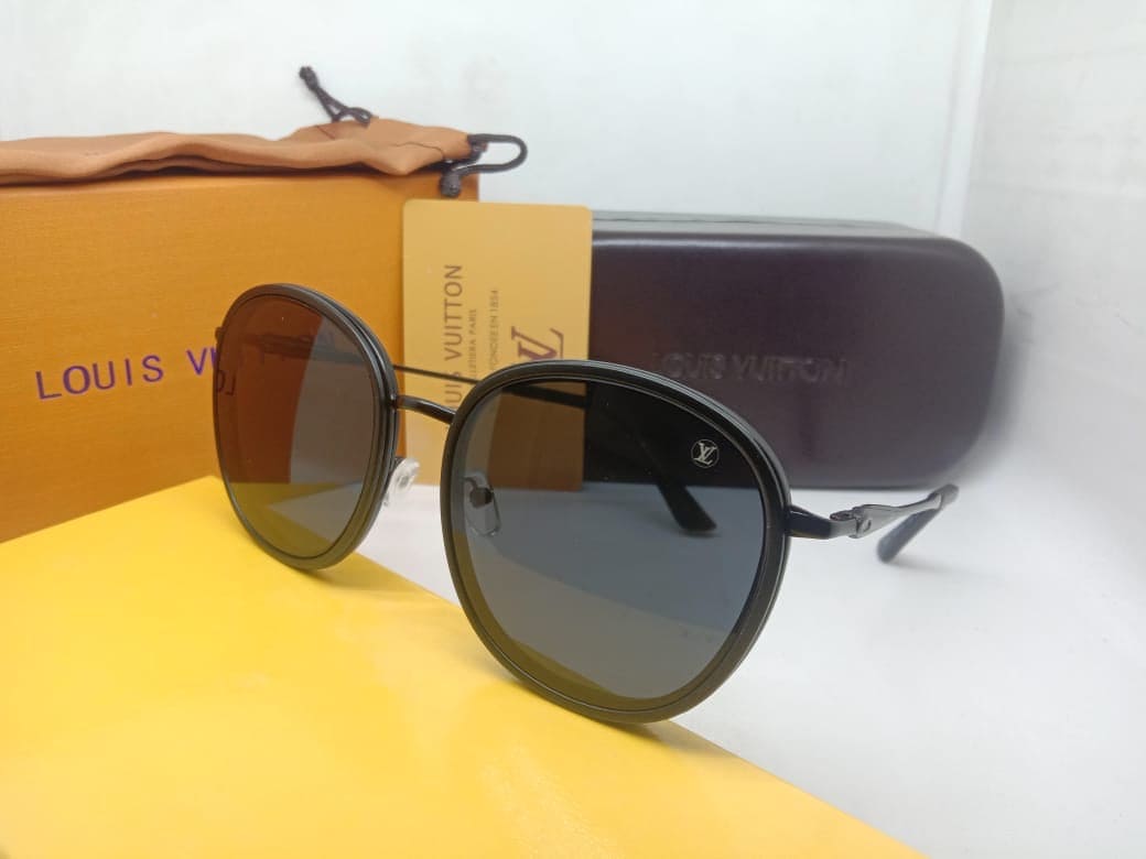 Round Unisex Sunglasses, High-Quality Trendy Shades Round Unisex Sunglasses, High-Quality Trendy Shades